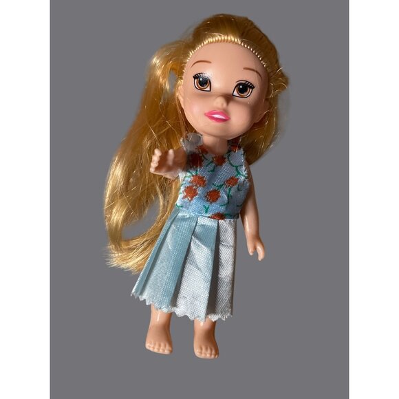 Miniature Fashion Dolls With Colorful Outfits and Hair Set of 5 dolls - Picture 7 of 13